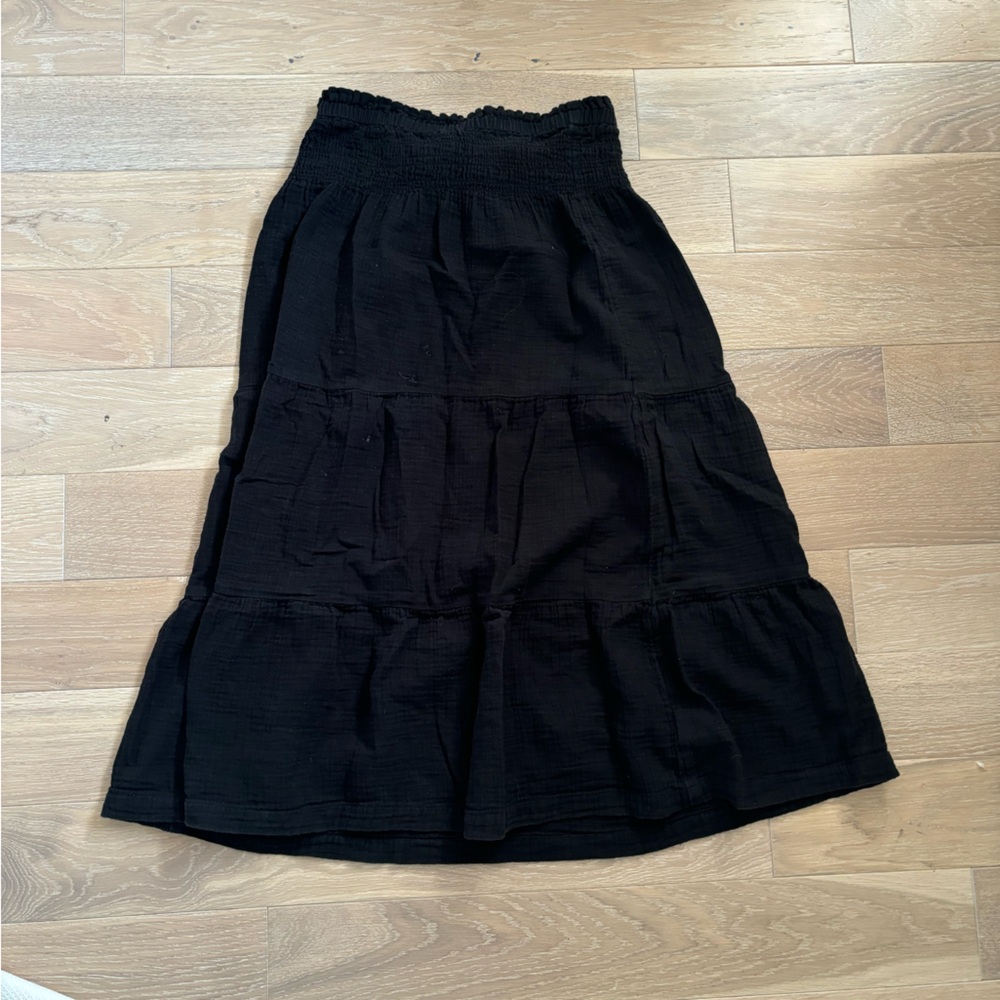 GAP Black A-Line Tiered Midi Skirt